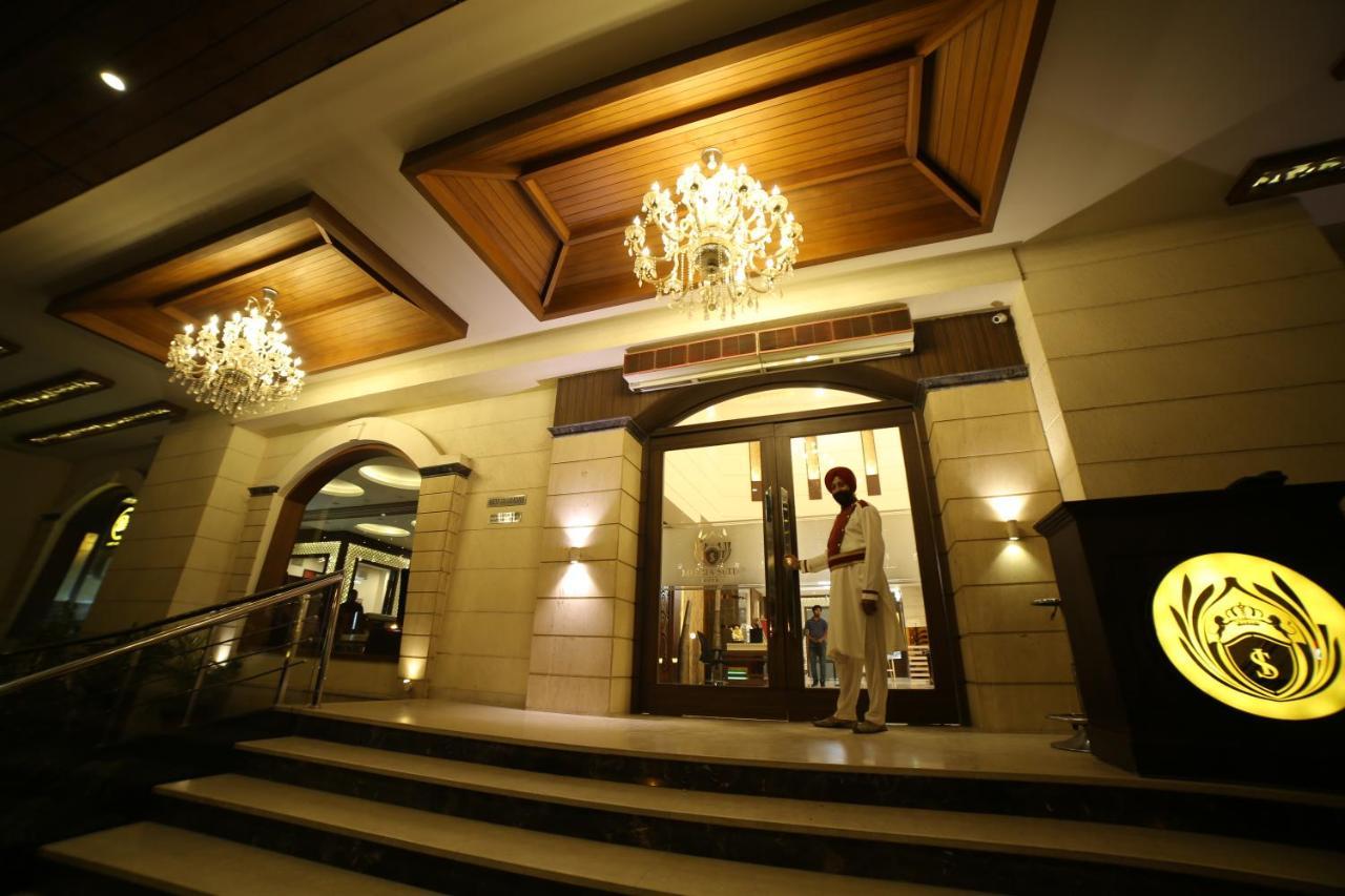 Hotel Imperia Suites Jalandhar Exterior foto